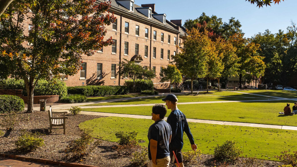 Does Living Off Campus Affect Financial Aid